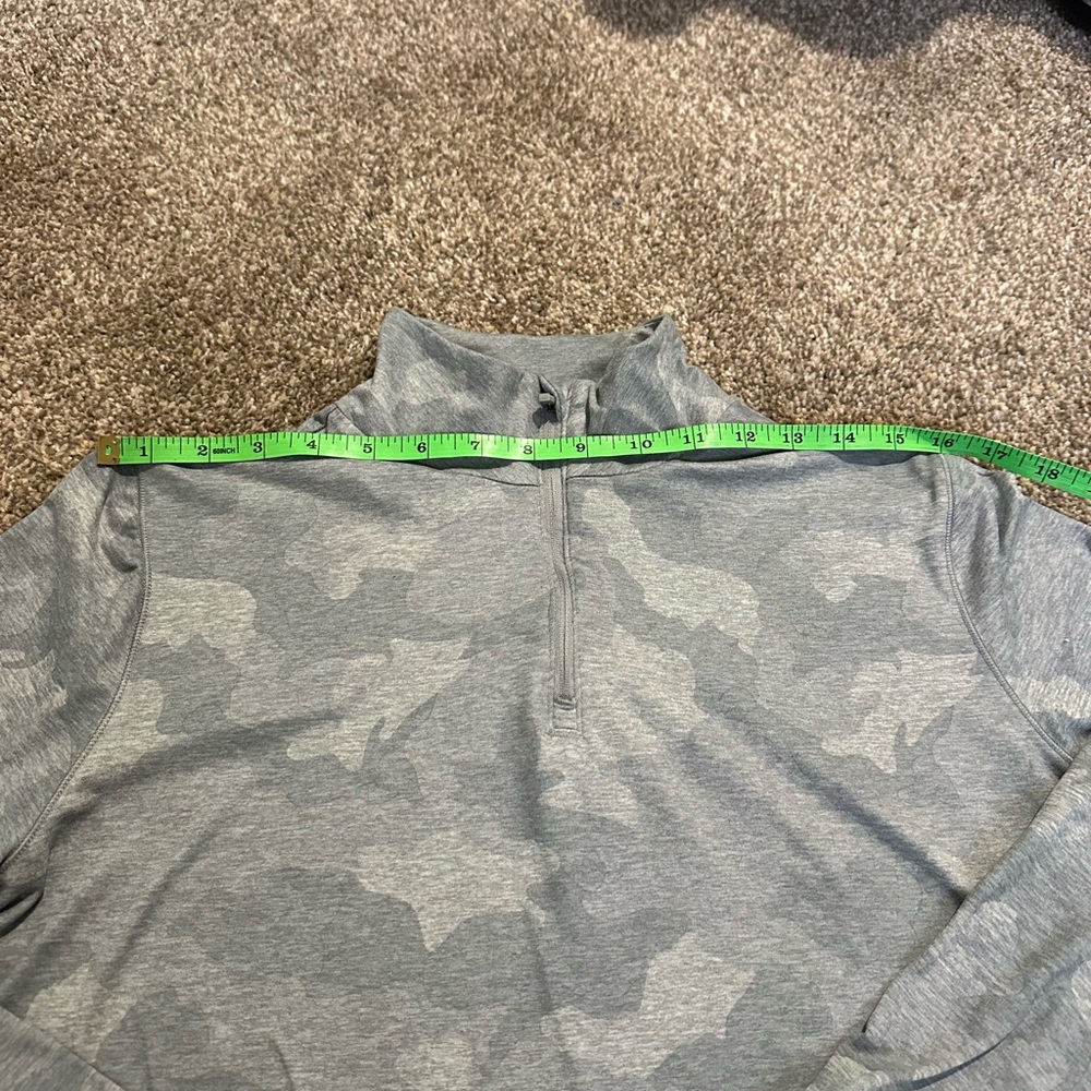 Yogalicious Lux Gray Camo Pullover Quarter zip size large but fits smaller. - Picture 14 of 15